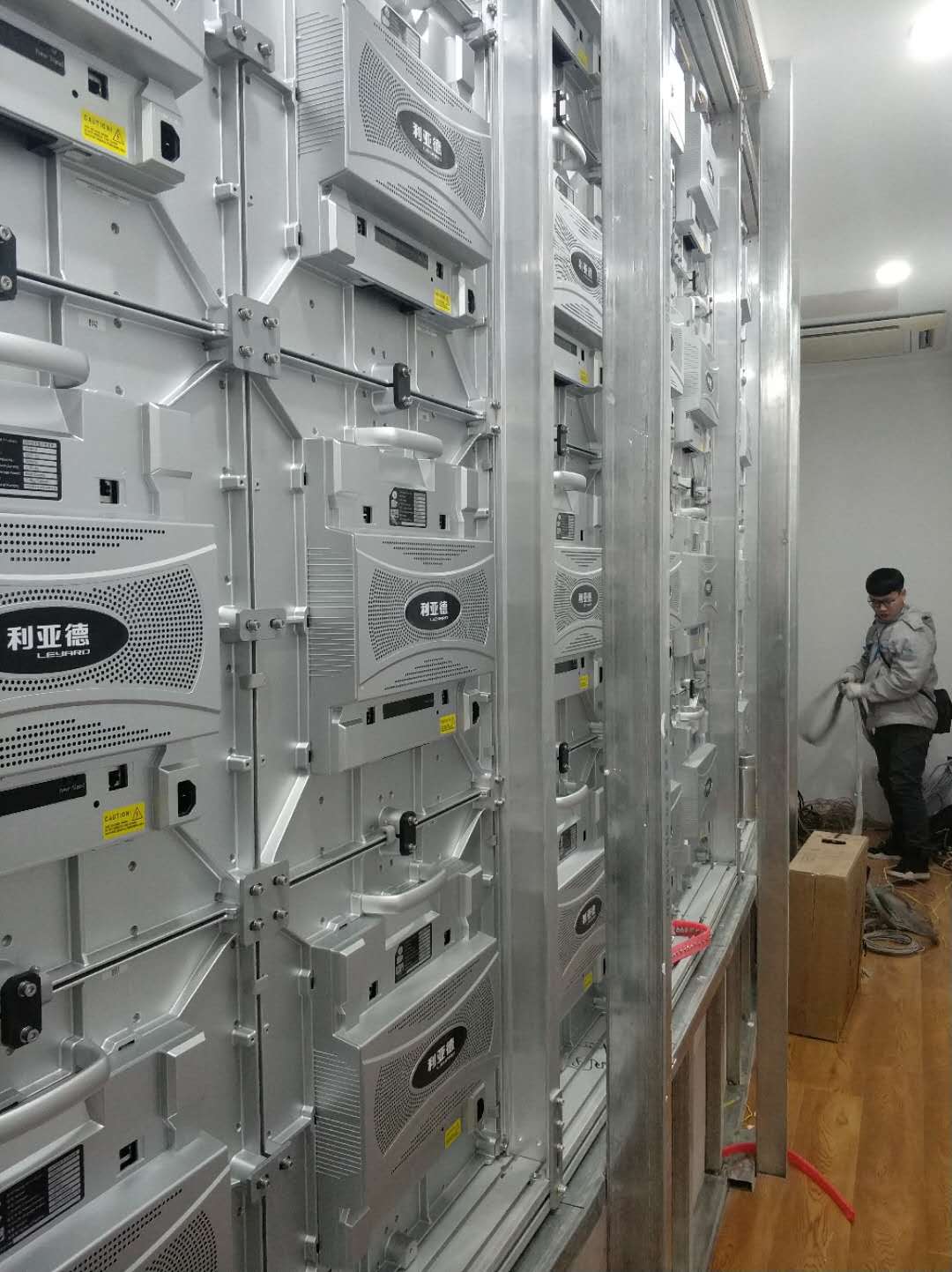 青島陸達投資有限公司監(jiān)控、LED屏及公共廣播項目